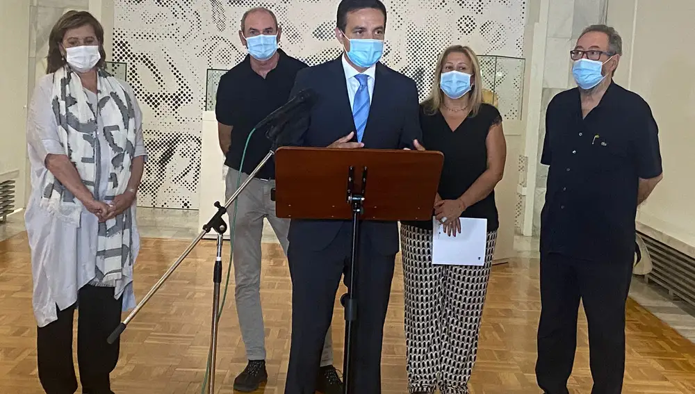 El viceconsejero de Cultura, Raúl Fernández Sobrino, inaugura la exposición