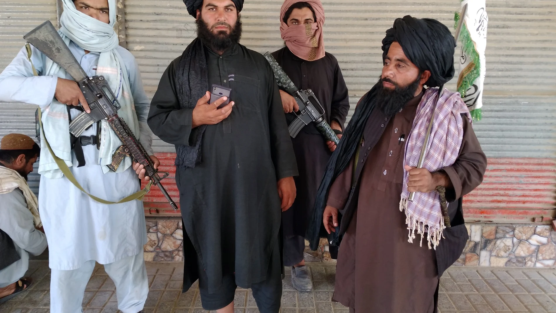 Combatientes talibanes en Farah, la capital de la provincia de Farah