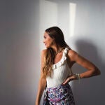 Rocío Osorno en su cuenta de Instagram con falda de Mango.