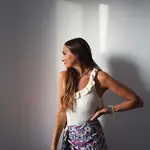 Rocío Osorno en su cuenta de Instagram con falda de Mango.