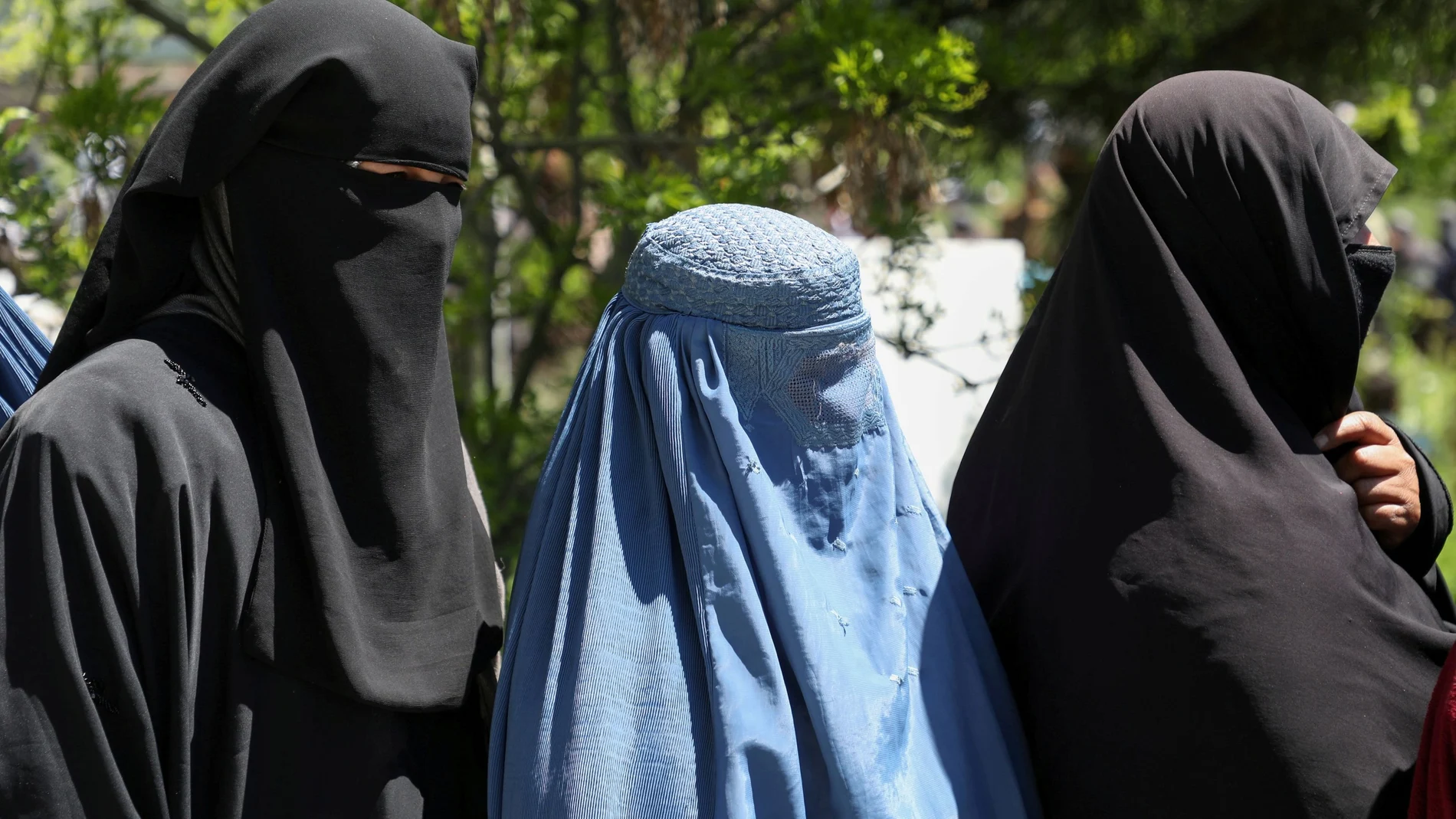 Imagen de archivo de mujeres afganas vestidas con burka en Kabul