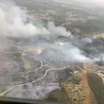  Un incendio de nivel 2 obliga a desalojar a los vecinos de El Raso (Ávila)