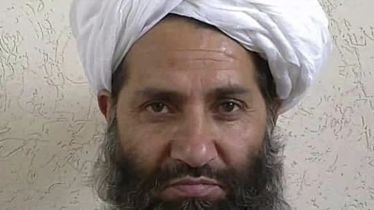 El líder supremo talibán abandona su refugio secreto en Kandahar y visita Kabul para enviar un mensaje de unidad