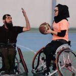 Nilofar Bayat, capitana de la selección afgana de baloncesto en silla de ruedas