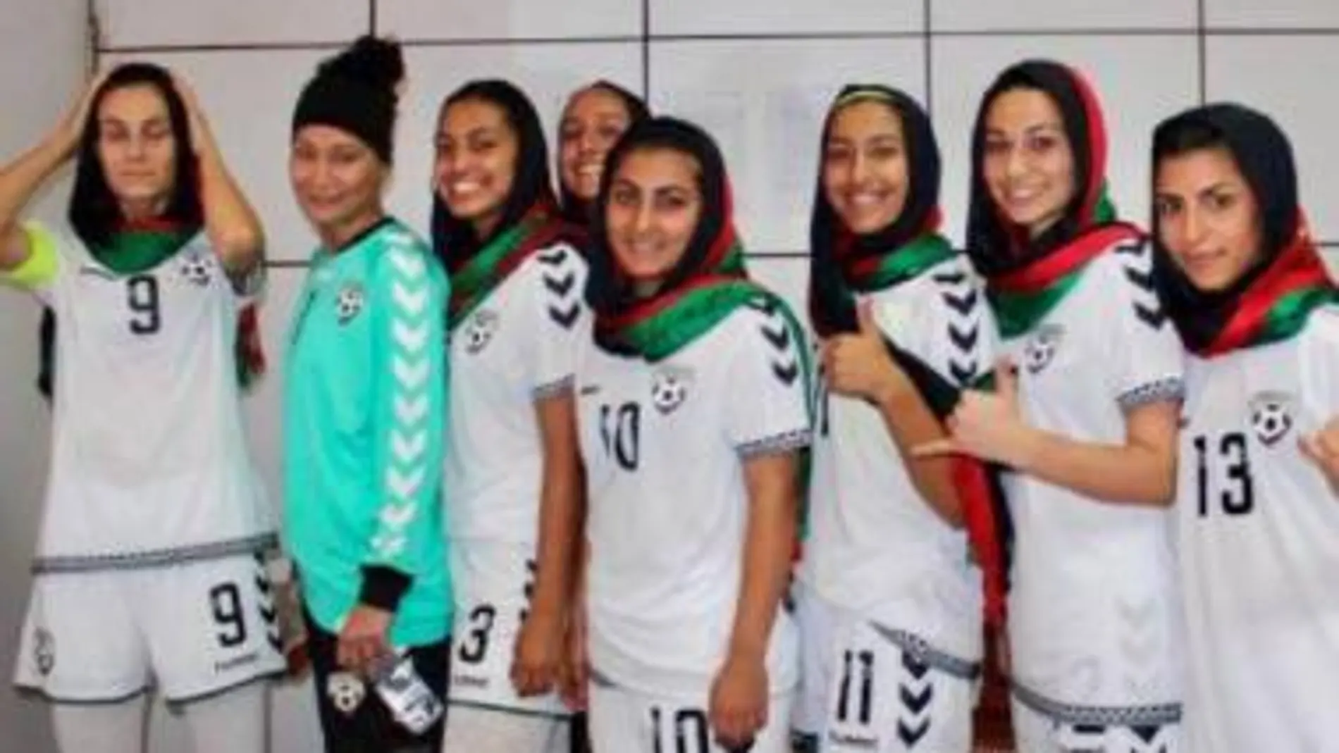 Las pioneras del futbol afgano temen por sus vidas
