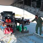 Un tercer avión A400 medicalizado, momentos antes de partir este miércoles desde la base aérea de Torrejón de Ardoz (Madrid) con destino a Dubái (Emiratos Árabes Unidos) para colaborar en las tareas de evacuación junto a la otra aeronave que llegó esta mañana a Afganistán.