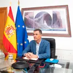 El presidente del Gobierno, Pedro Sánchez, durante la reunión por videoconferencia con el grupo de trabajo que está coordinando la repatriación de los españoles de Afganistán
