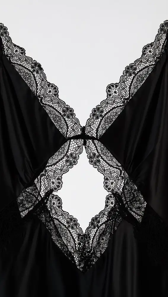Detalle del vestido lencero, de Zara
