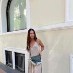 Melissa Villarreal con vestido lencero.