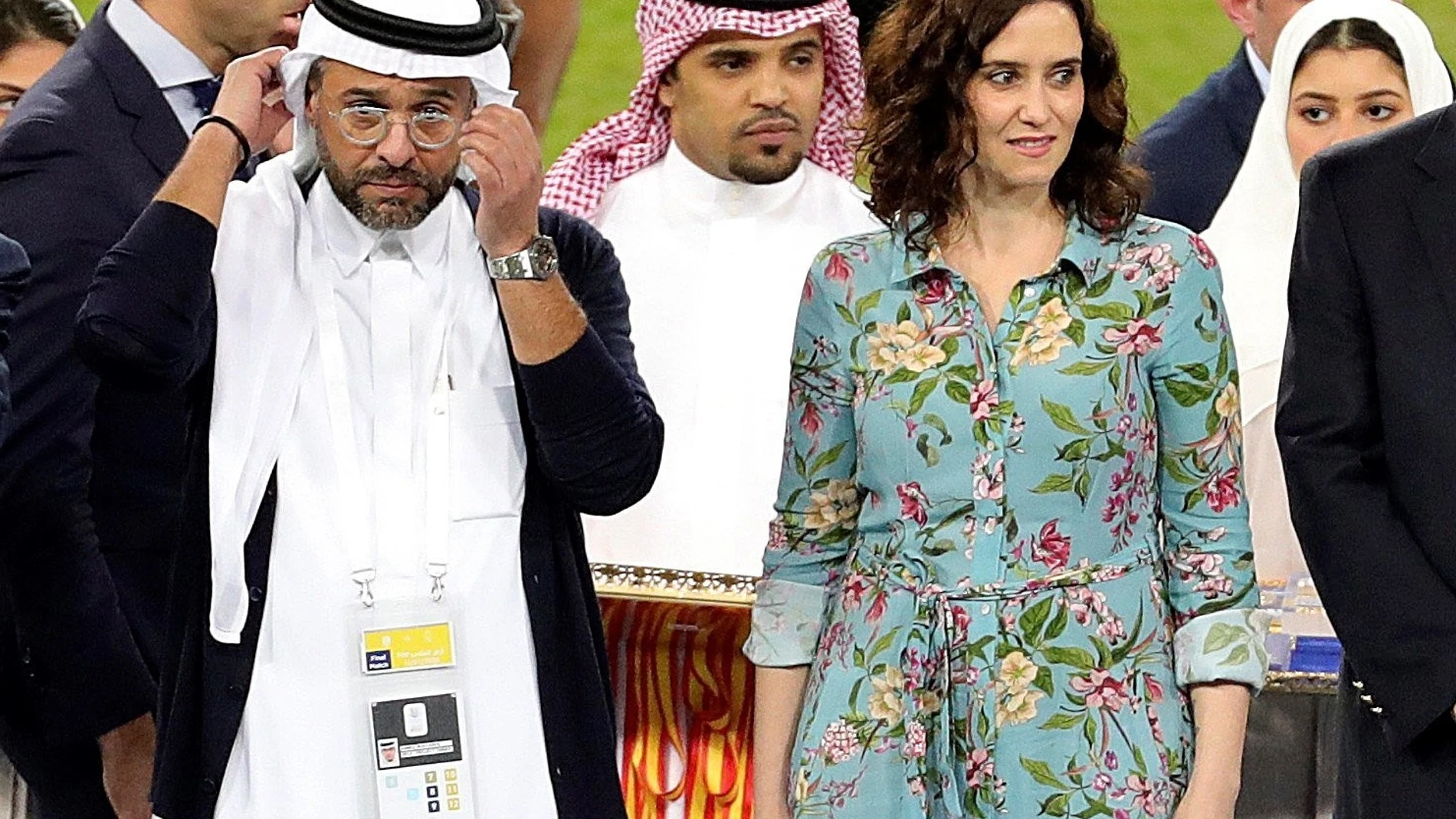 La asistencia de la presidenta de Madrid, Isabel Díaz Ayuso, a la final de la Supercopa en la ciudad saudí de Yeda sin cubrir su cabeza, generó debate en las redes sociales.