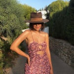Andrea Rueda con vestido drapeado de Zara.