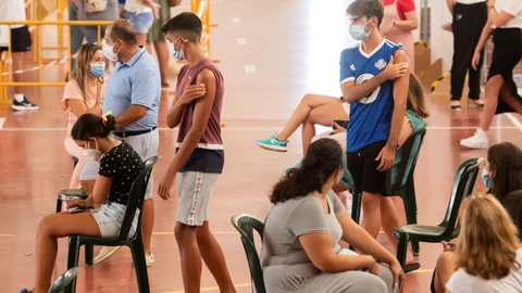"33,37 millones de personas tienen la pauta de vacunación completa, lo que nos coloca en una posición de mayor esperanza para el futuro"