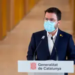 El presidente de la Generalitat, Pere Aragonès, durante su intervención tras su visita este miércoles al instituto de Vilablareix (Girona).