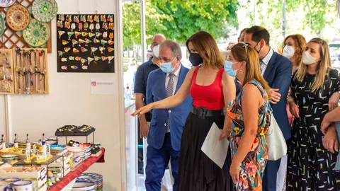 La consejera de Empleo e Industria, Ana Carlota Amigo, inaugura la XXII Feria de Artesanía de Palencia