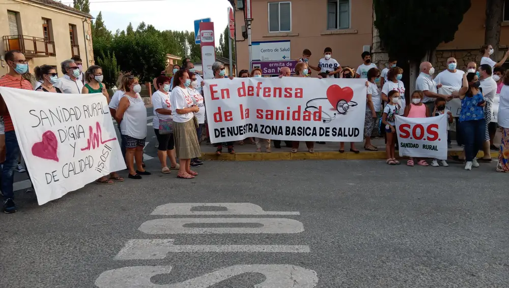 Vecinos de Sacramenia, de la zona básica de Salud de Cantalejo, reclaman un Sanidad digna