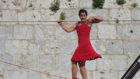 El Festival de Mujeres Creadoras de Castilla y León llega del 3 al 5 de septiembre a Covarrubias (Burgos) con 13 propuestas de circo, humor, música y exposiciones