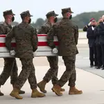 Joe Biden acude a recibir a los soldados de EEUU asesinados en Kabul