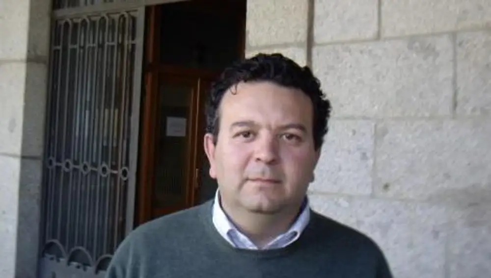 El actual concejal del PP en el Ayuntamiento de Béjar (Salamanca) Raúl Hernández relevará como procuradora autonómico al hasta ahora viceportavoz del Grupo Popular en las Cortes de Castilla y León Salvador Cruz,