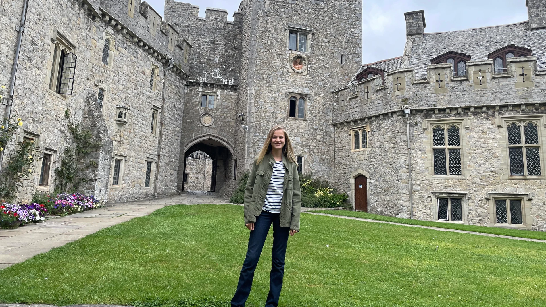 La Princesa Leonor en el castillo que alberga el UWC Atlantic College, a 30 de agosto de 2021, en Gales (Reino Unido).PRINCESA;LEONOR;INSTITUTO;GALES;CASA REAL;30 AGOSTO 2021Casa de S.M. el Rey30/08/2021
