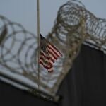 Una bandera de EEUU en la prisión militar de Guantánamo