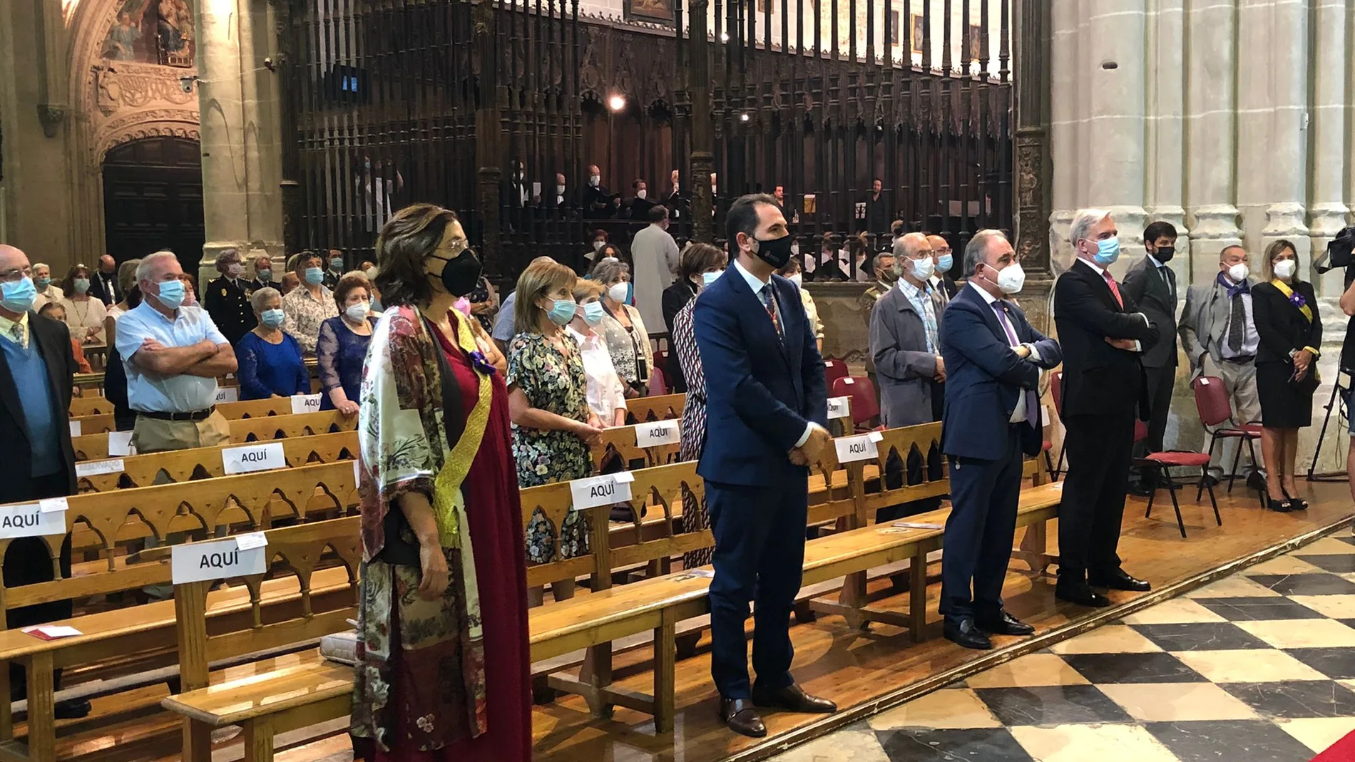 Las distintas autoridades en la eucaristía en honor a San Antolín, en Palencia