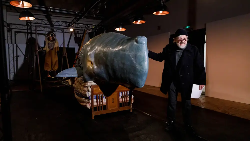 El espectáculo "La pequeña Moby Dyck", a cargo del titiritero, actor y constructor Edudald Ferré, en la Alhondiga