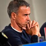 Luis Enrique, muy serio durante la rueda de prensa posterior a la derrota de España ante Suecia