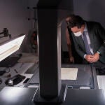 El presidente de la Junta de Andalucía, Juanma Moreno, durante la inauguración de la nueva sede del Archivo General de Andalucía en el edificio del Pabellón del Futuro de la Expo 92. María José López / Europa Press