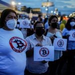 Protestas contra las criptomonedas en El Salvador. REUTERS/Jose Cabezas