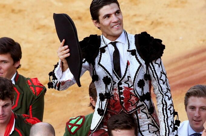 El diestro Pablo Aguado, triunfador de la tradicional corrida Goyesca en la Plaza de Toros de Ronda / Foto: EFE
