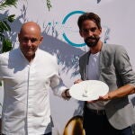 El chef cuatro estrellas Michelin Nazario Cano, del prestigioso restaurante Odiseo, y el diseñador de alta moda Eduardo Andés.