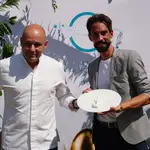 El chef cuatro estrellas Michelin Nazario Cano, del prestigioso restaurante Odiseo, y el diseñador de alta moda Eduardo Andés.