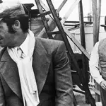 Belmondo (a la izda.) con Alain Delon durante el rodaje en 1969 de la cinta «Borsalino».
