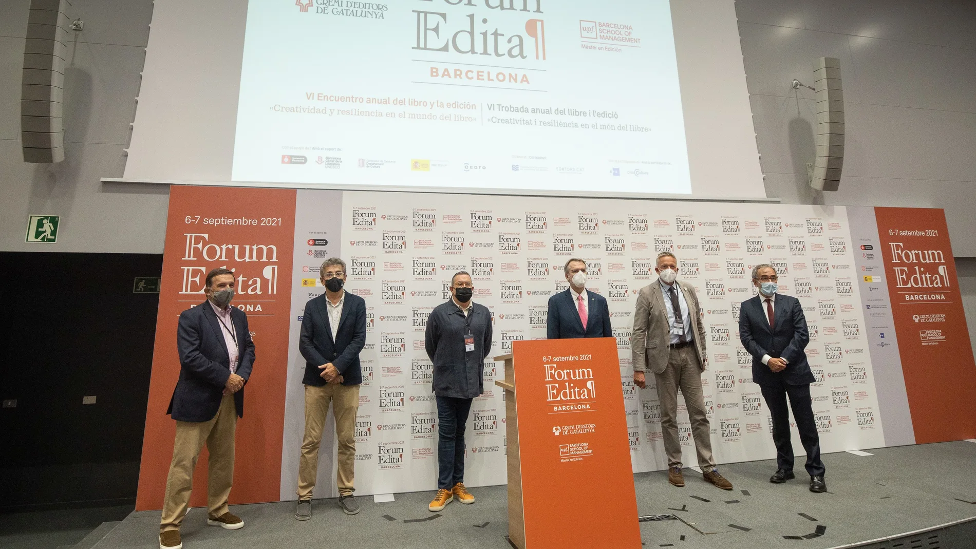 Foto de familia al inicio de la VI edición del Forum Edita, en Barcelona