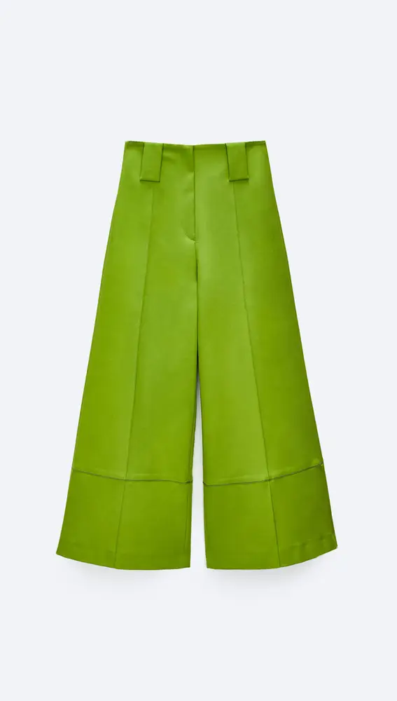 Pantalón verde.
