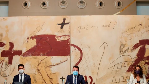 El presidente de la Generalitat, Pere Aragonès acompañado de el vicepresidente y conseller de Políticas Digitales y Territorio, Jordi Puigneró y la cosellera de Presidencia, Laura Vilagrà