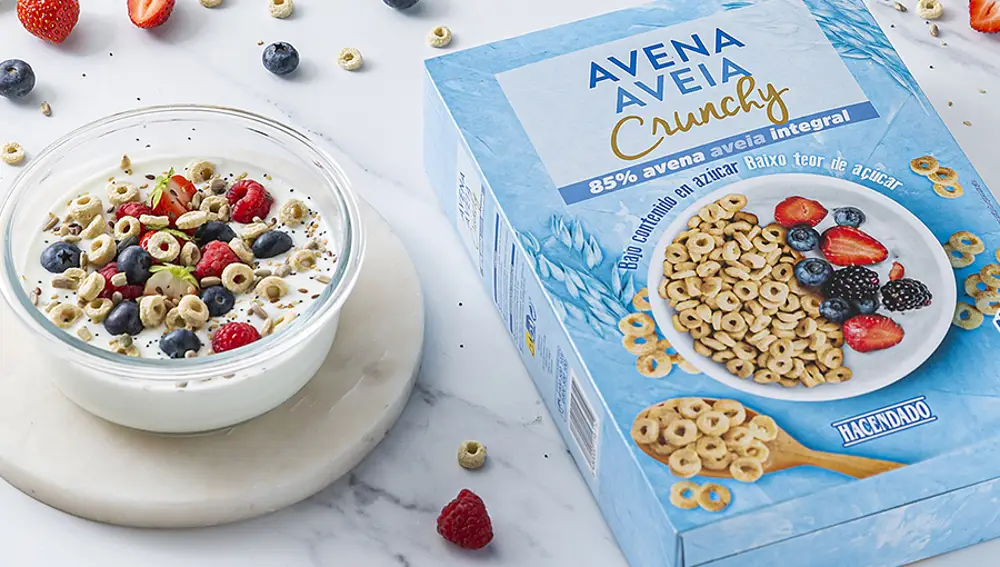 Los cereales Avena Crunchy se pueden tomar con leche, yogur, frutas o frutos secos. (Hacendado)