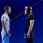 Alejo Sauras (izda.) protagoniza el montaje que abre la temporada del Teatro Español