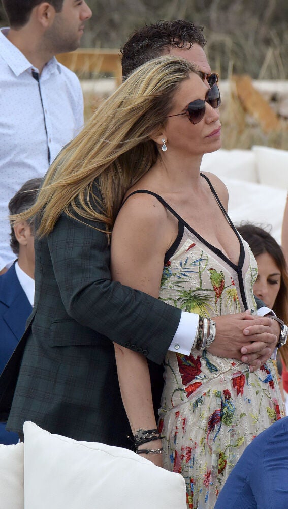 Joaquín Prat y Yolanda Bravo en la boda de unos amigos en 2017