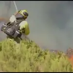 Retirados del incendio de Sierra Bermeja los efectivos de tierra del Infoca