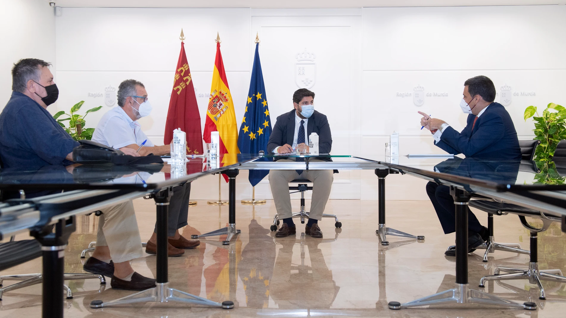 López Miras impulsa un Pacto por las Infraestructuras ante la grave situación provocada por el cierre ferroviario de la Región