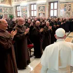 El Papa Francisco, ayer, durante la audiencia a los carmelitas descalzos