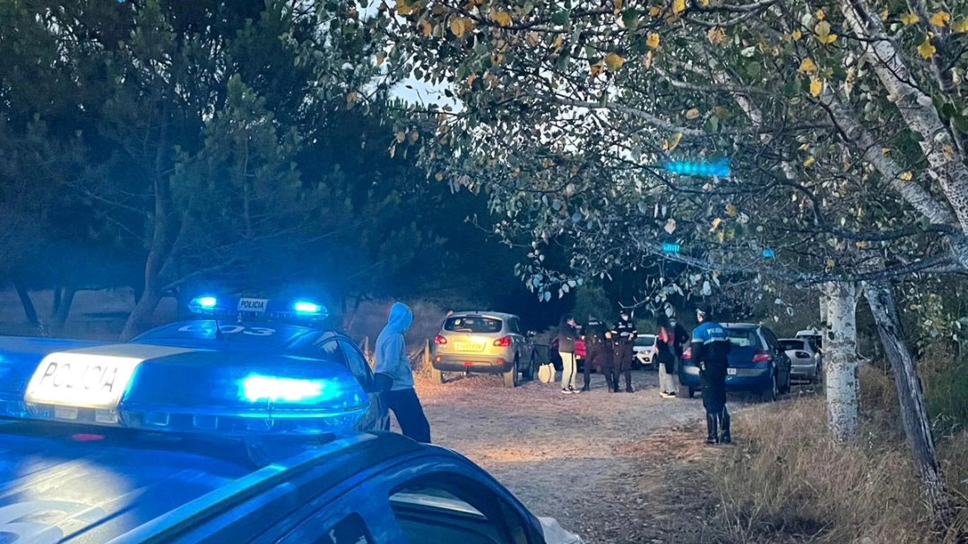 La Policía de Ponferrada disuelve un "botellón" con 20 personas en los merenderos del monte Castro