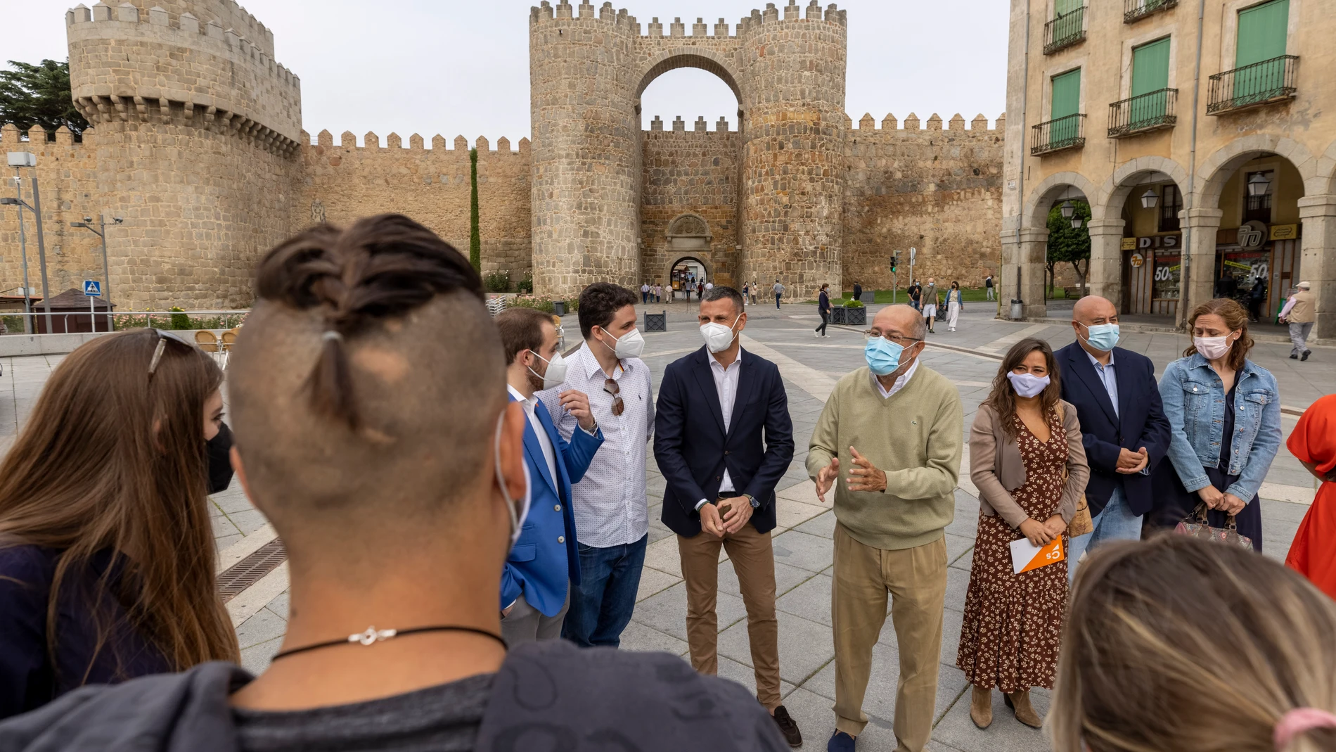 Jóvenes Ciudadanos (JCs) Castilla y León organiza una jornada de trabajo para analizar la situación de la industria en la Comunidad. Participan la coordinadora autonómica de Ciudadanos, Gemma Villarroel; el procurador de Cs por Valladolid y vicepresidente de la Junta, Francisco Igea; el viceconsejero de Empleo e Industria, David Martín; el director general de Industria, Alberto Burgos; y los adjuntos autonómicos de Jóvenes Ciudadanos, Javier Herrero y Cristina Hernández; entre otros