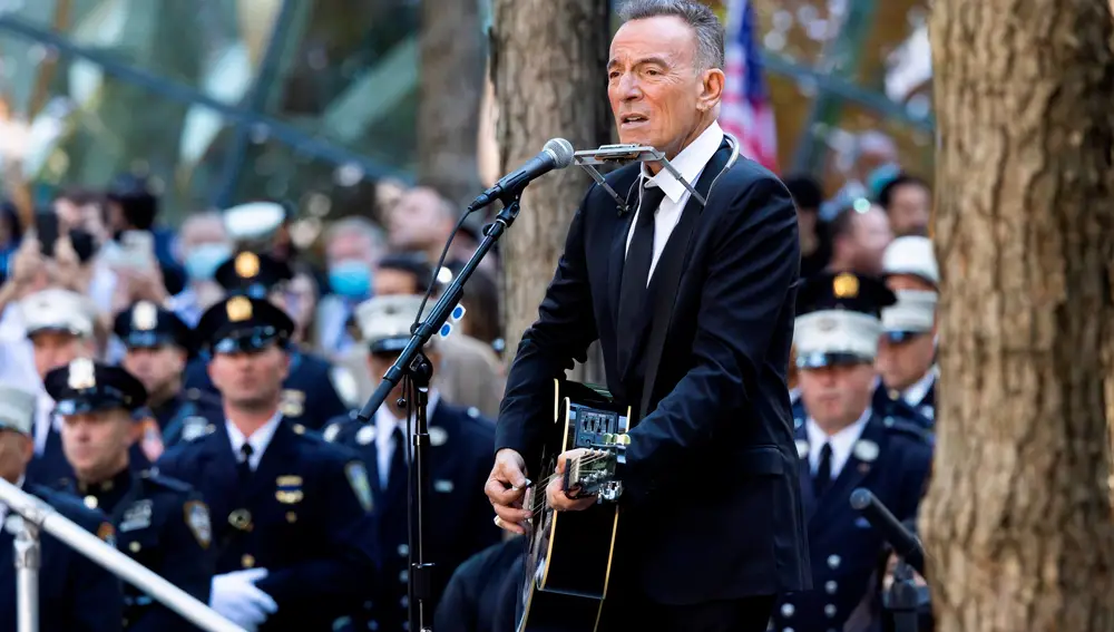 Bruce Springsteen interpreta una emotiva canción en la &quot;zona cero&quot; de los atentados del 11-S