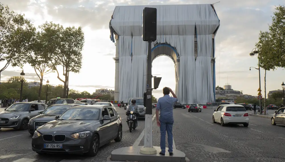 El Arco del Triunfo de París, tal y como lo imaginó Christo