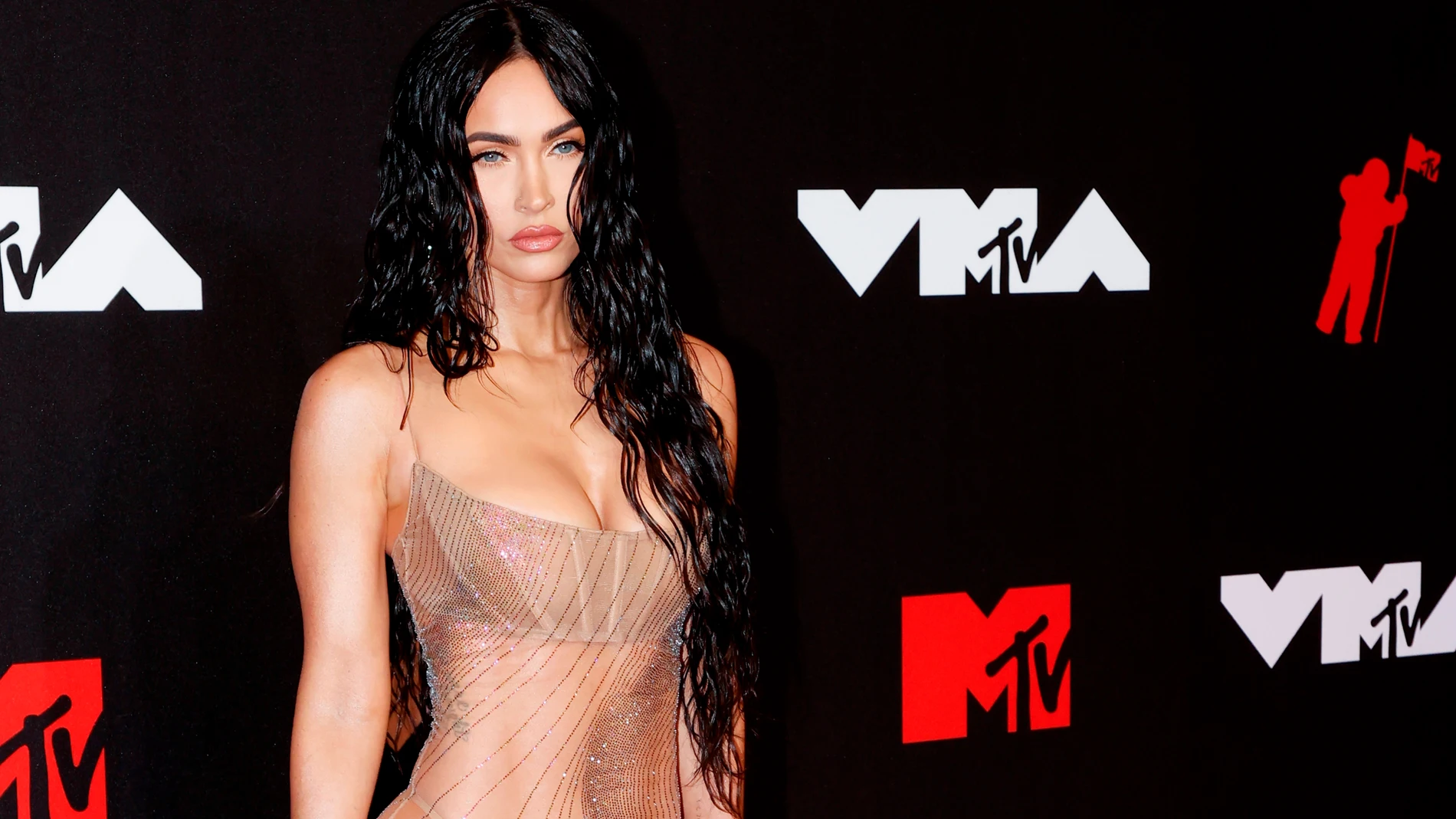 New York (United States), 12/09/2021.- US actress Megan Fox arrives on the red carpet for the MTV Video Music Awards at the Barclays Center in Brooklyn, New York, USA, 12 September 2021. (Estados Unidos, Nueva York) EFE/EPA/JASON SZENES