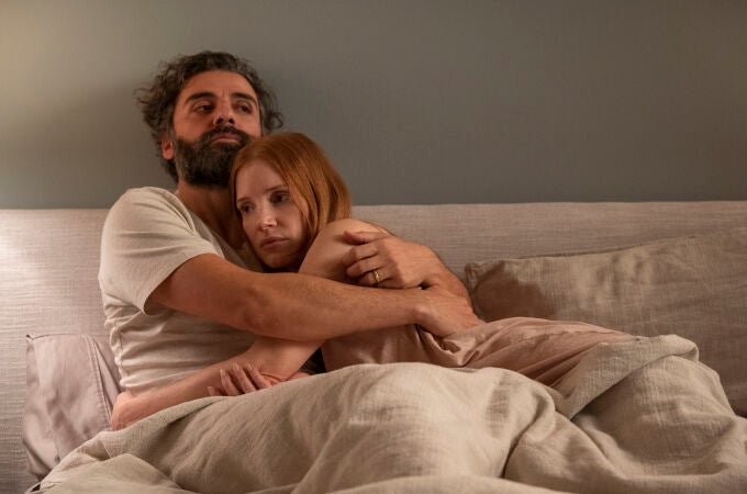 Oscar Isaac (izquierda) y Jessica Chastain protagonizan "Secretos de un matrimonio" (HBO)