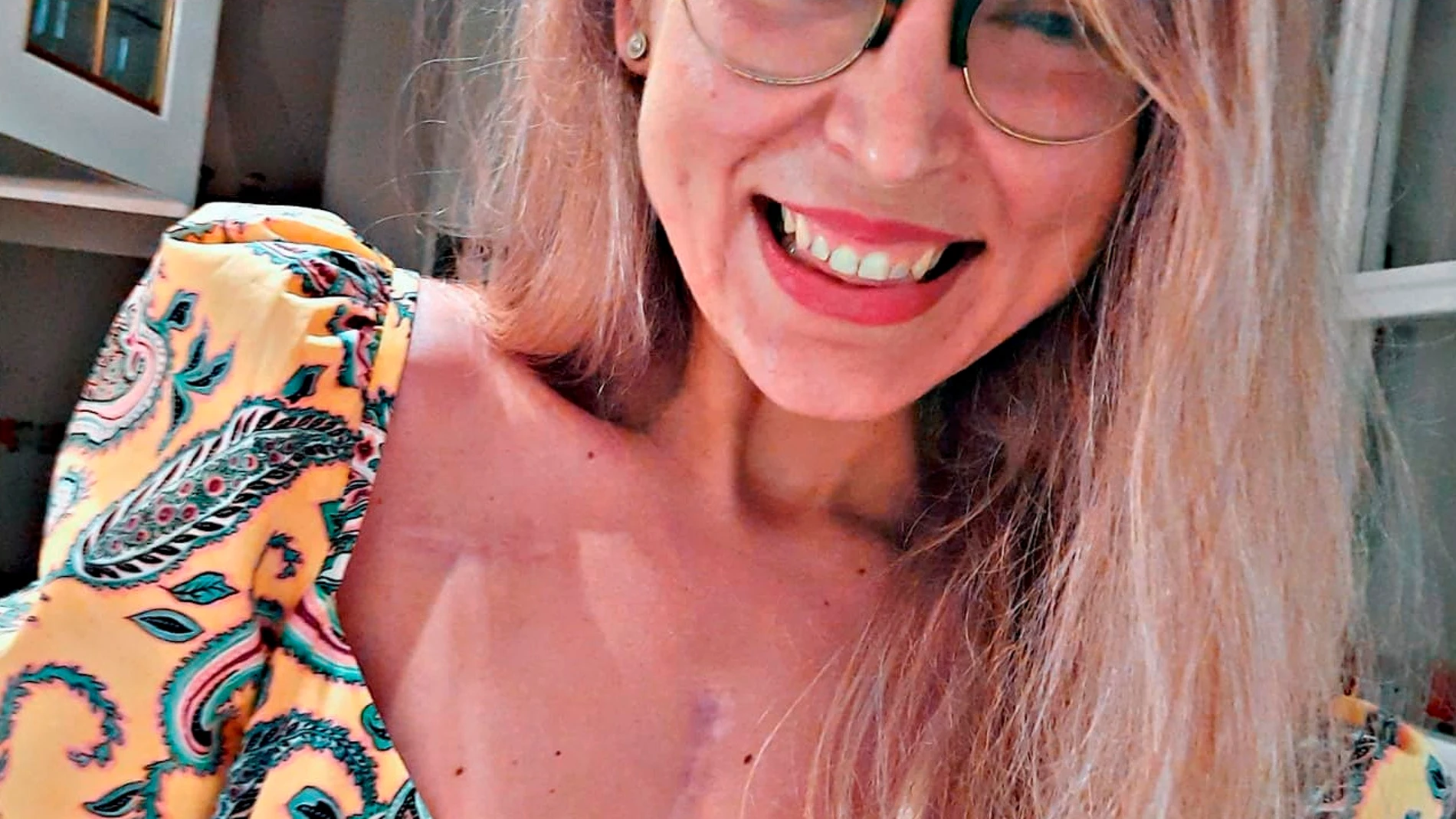 A Martina López Díaz, que hace año y medio le trasplantaron el corazón con solo 29 años de edad, le administrarán el próximo lunes la tercera dosis de la vacuna contra la covid-19, y aunque confiesa a EFE que le produce "miedo y respeto", se la pondrá: "Es una forma de poder protegernos"