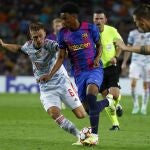 Balde, perseguido por Joshua Kimmich en el Barcelona - Bayern de la Champions